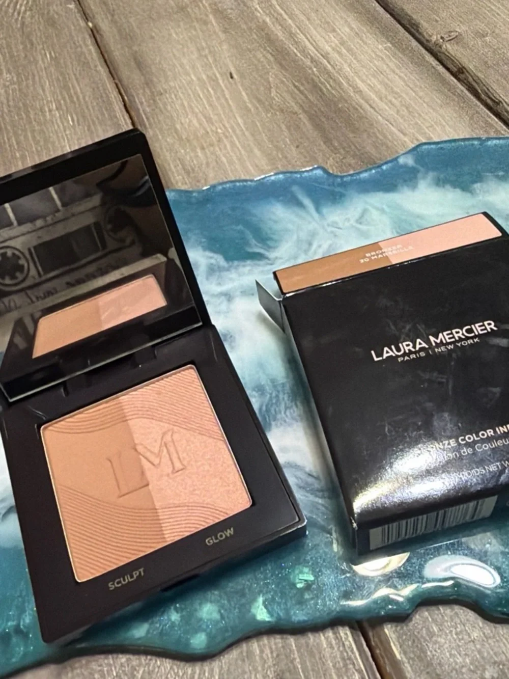 Laura Mercier Sculpt & Glow Face Duo bronzer in Marseille
